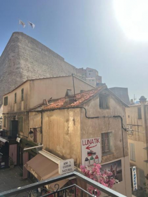 Loft centre ville Calvi terrasse vue citadelle
